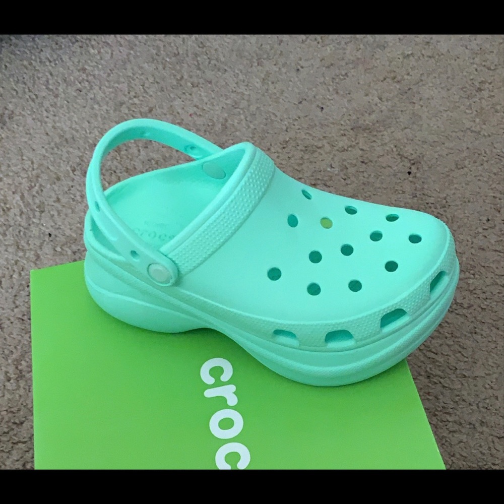 Crocs bae
